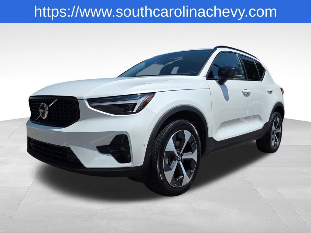 Used 2026 Volvo XC40 B5 Plus AWD/4WD image 35