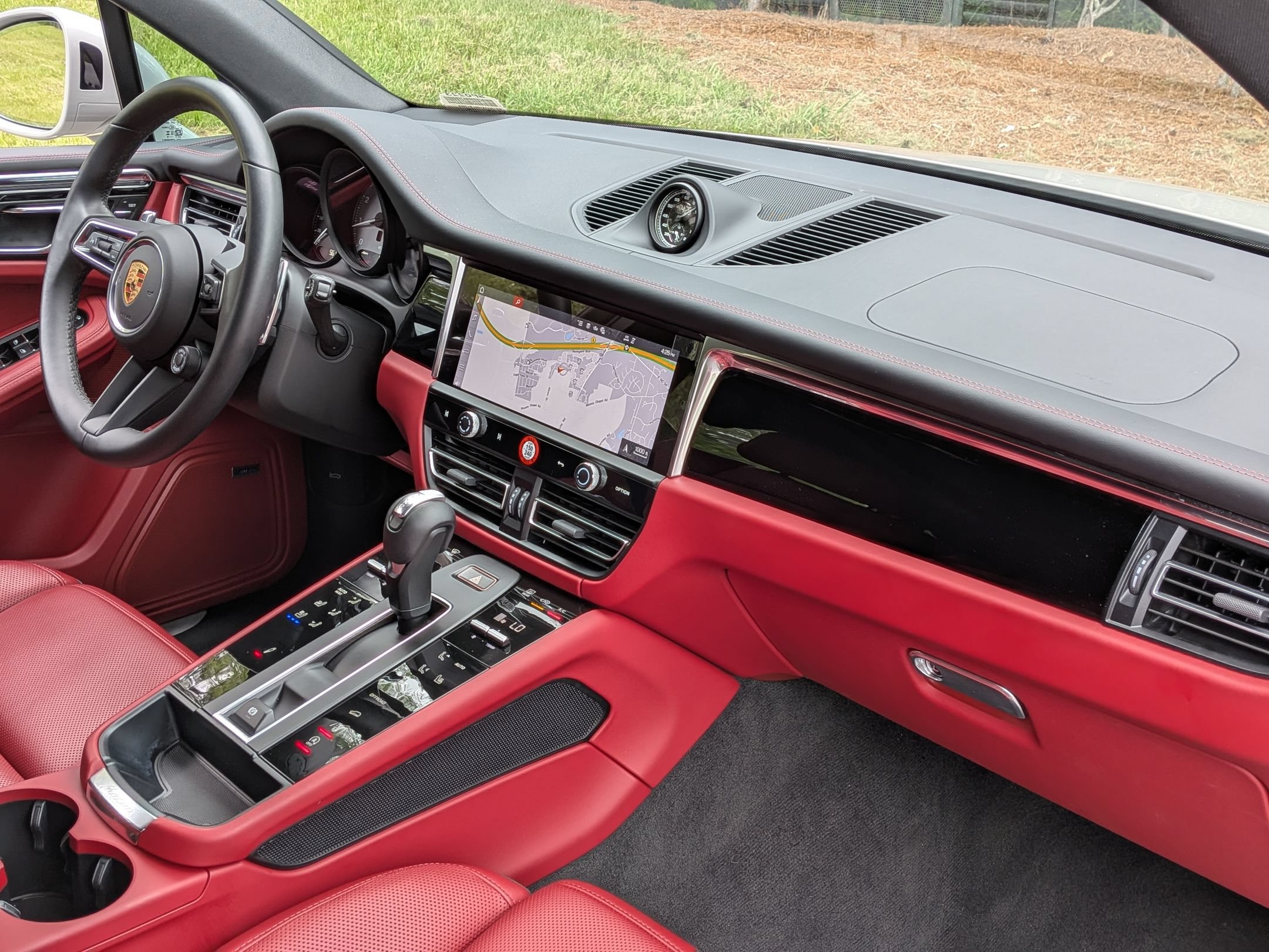 Certified 2025 Porsche Macan S AWD/4WD image 27