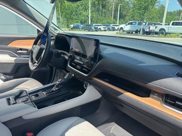 Used 2024 Toyota Grand Highlander AWD image 34