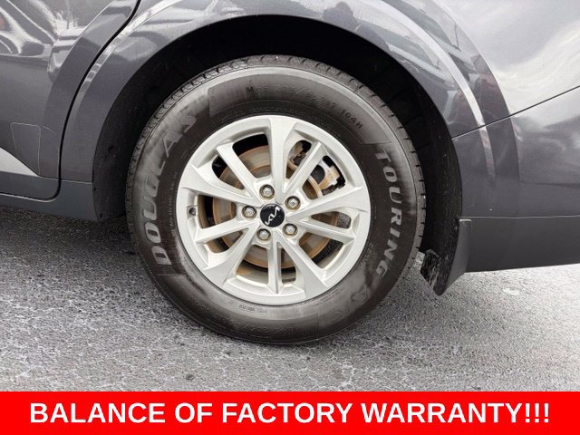 Used 2023 Kia Carnival LX FWD image 10