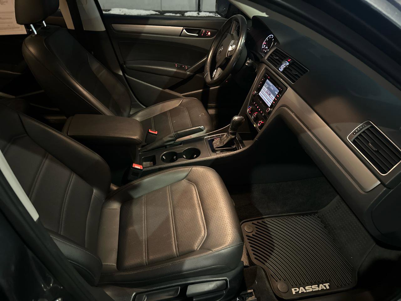 Used 2015 Volkswagen Passat 1.8T Limited Edition image 4