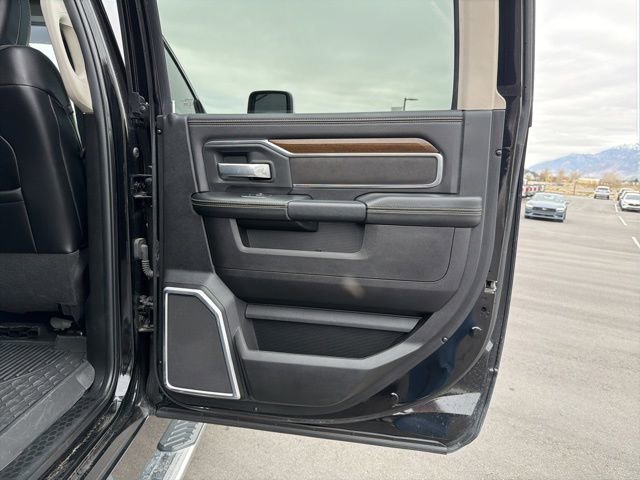 Used 2024 RAM 3500 Laramie AWD/4WD image 35