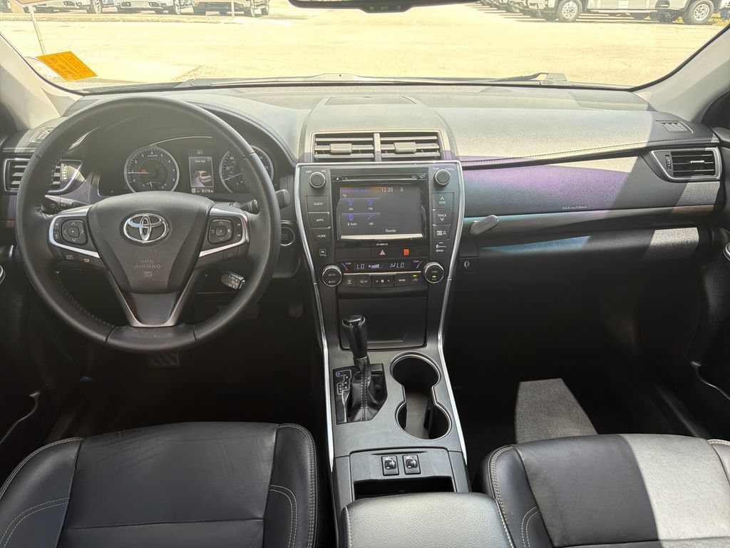 Used 2017 Toyota Camry XLE w/ Moonroof Package FWD image 13