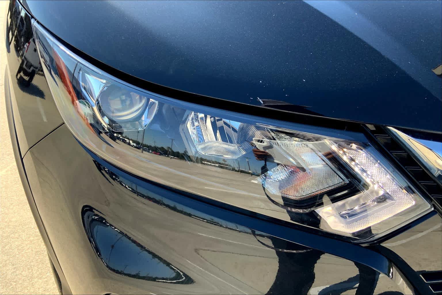 Used 2020 Nissan Rogue Sport SV FWD image 26