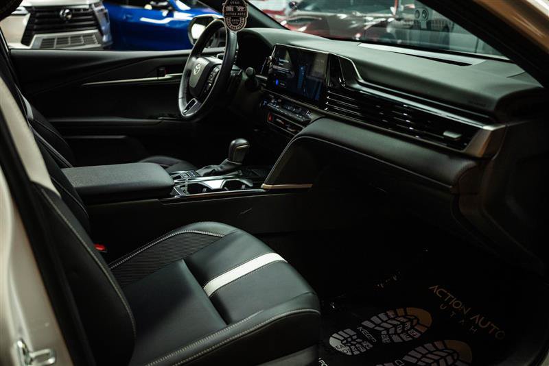 Used 2025 Toyota Camry SE w/ Multimedia Upgrade Package FWD image 13