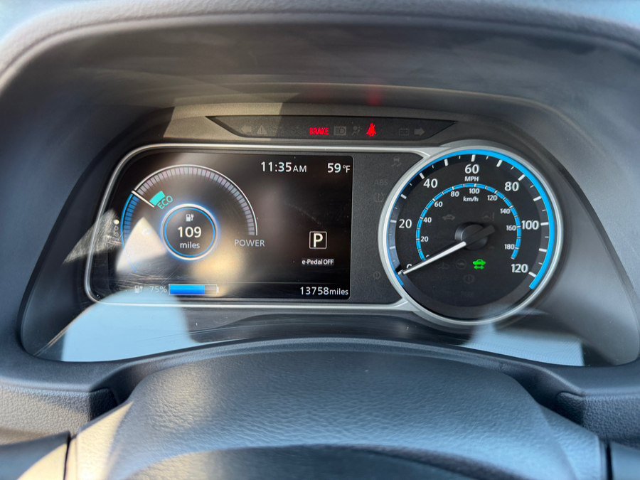 Used 2025 Nissan Leaf S FWD image 12