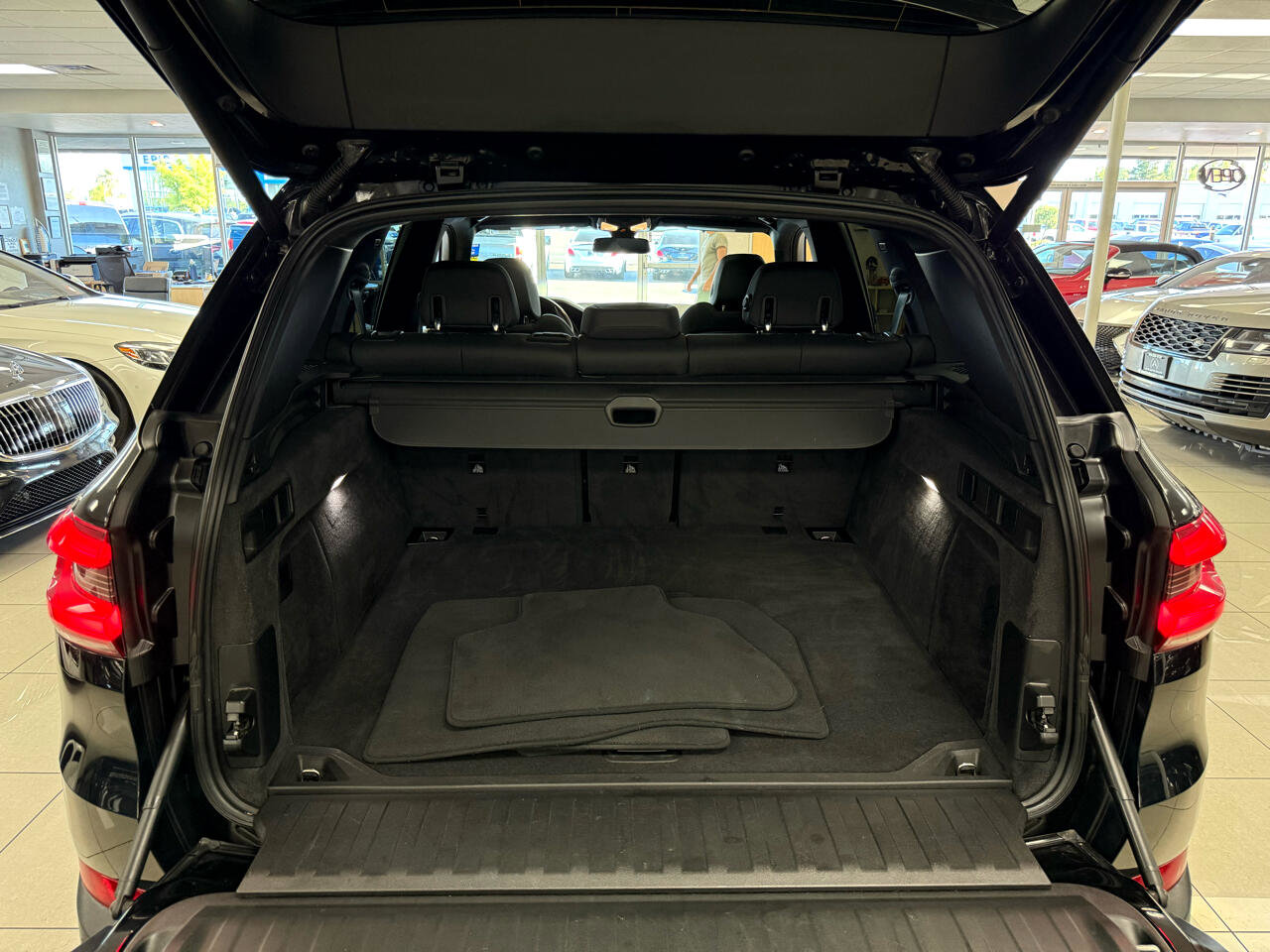Used 2019 BMW X5 xDrive40i w/ Premium Package 2 image 29