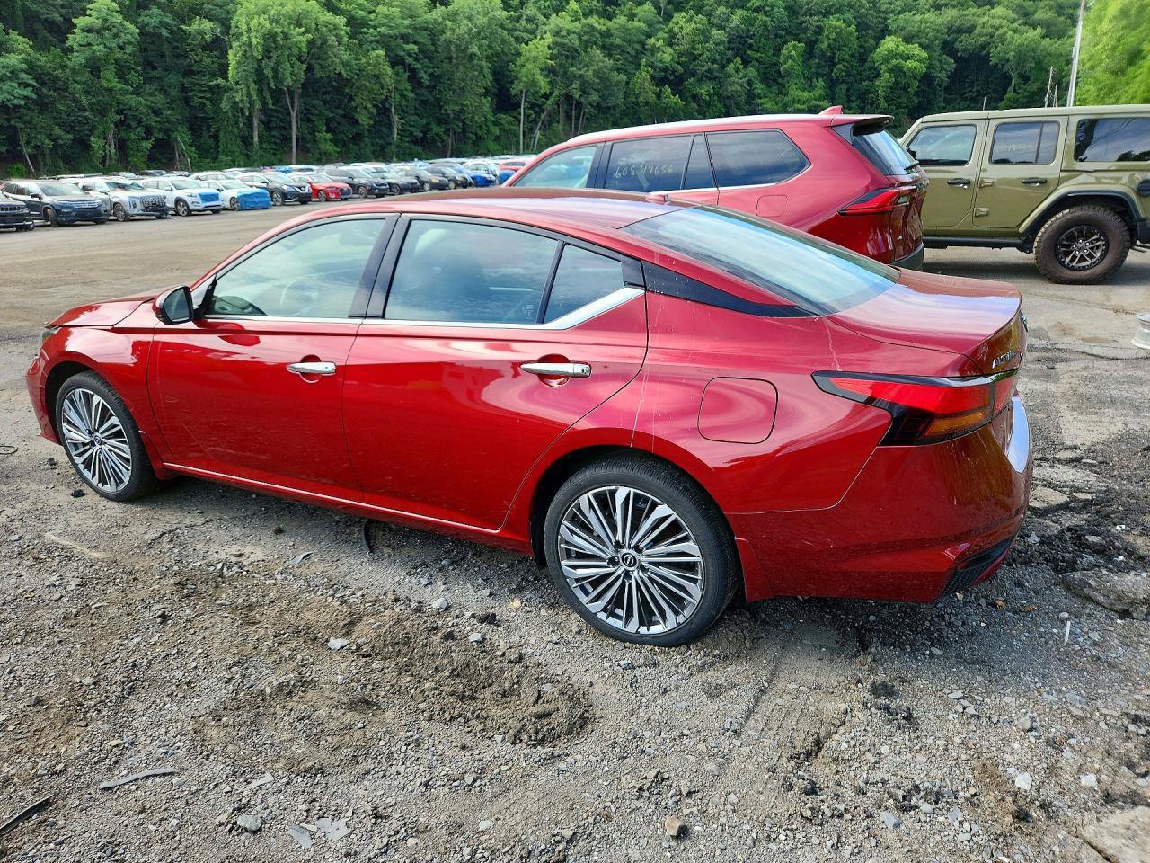 Used 2024 Nissan Altima 2.5 SL AWD/4WD image 3