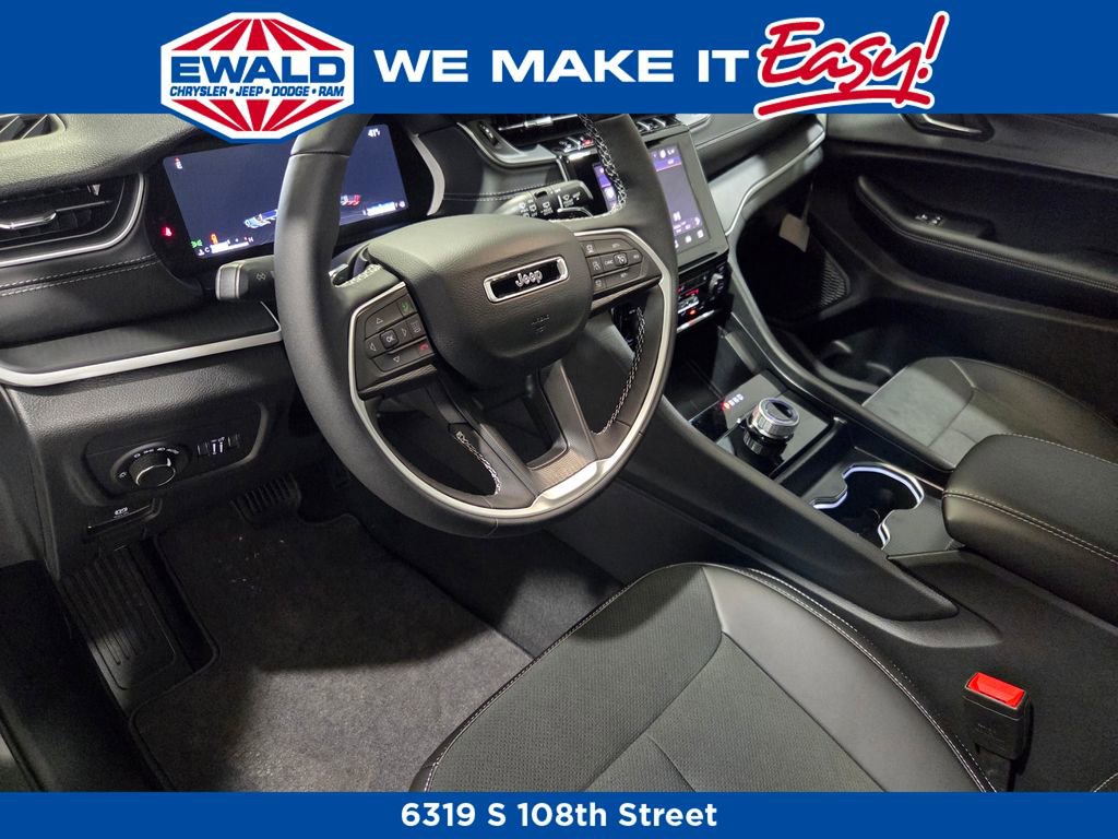 New 2025 Jeep Grand Cherokee 4WD image 4