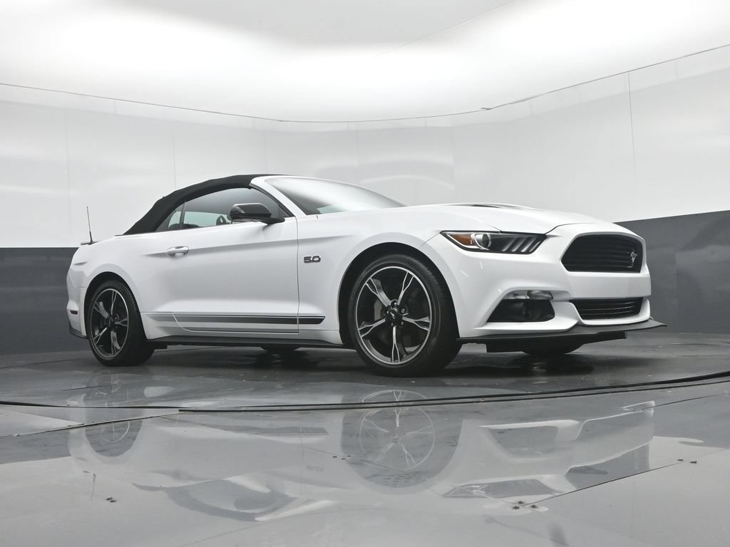 Used 2016 Ford Mustang GT Premium w/ Equipment Group 401A RWD image 49
