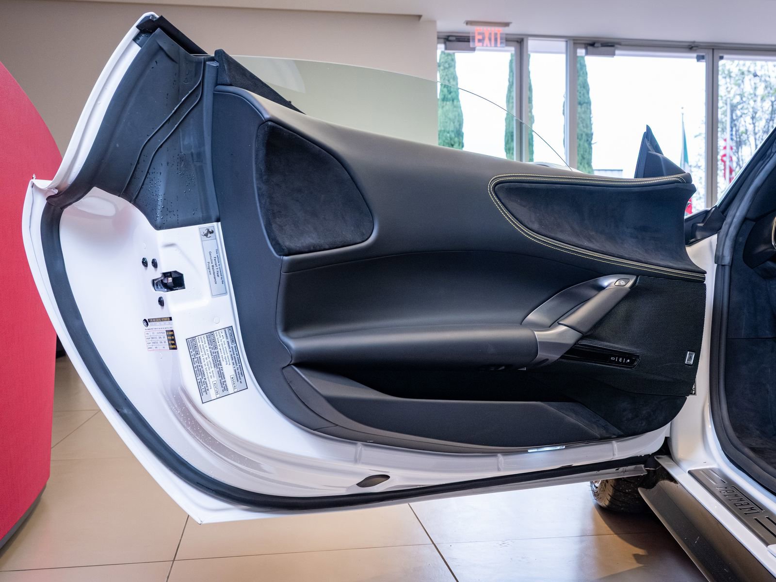 Used 2022 Ferrari SF90 Stradale image 8