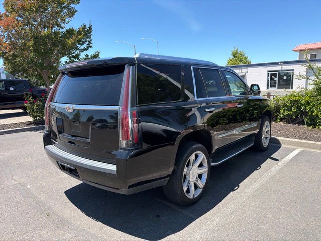 Used 2018 Cadillac Escalade Luxury RWD image 10