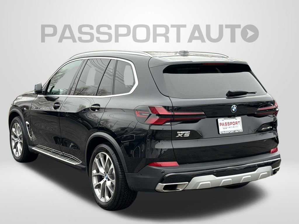 Used 2025 BMW X5 xDrive50e AWD/4WD image 2
