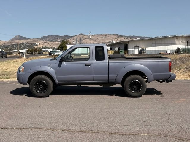 Used 2002 Nissan Frontier XE w/ (BCP) Body-Color Pkg AWD/4WD image 2