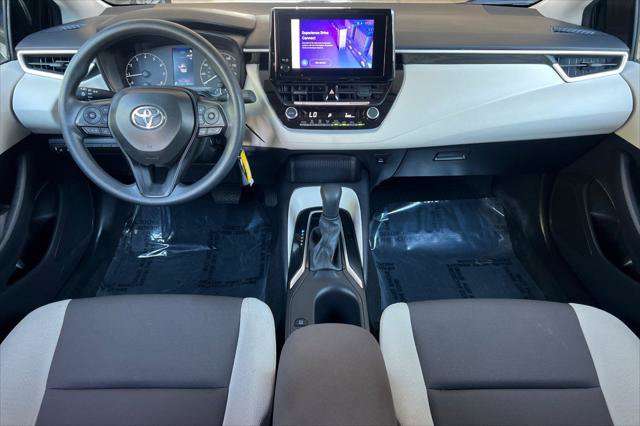 Certified 2025 Toyota Corolla LE FWD image 3