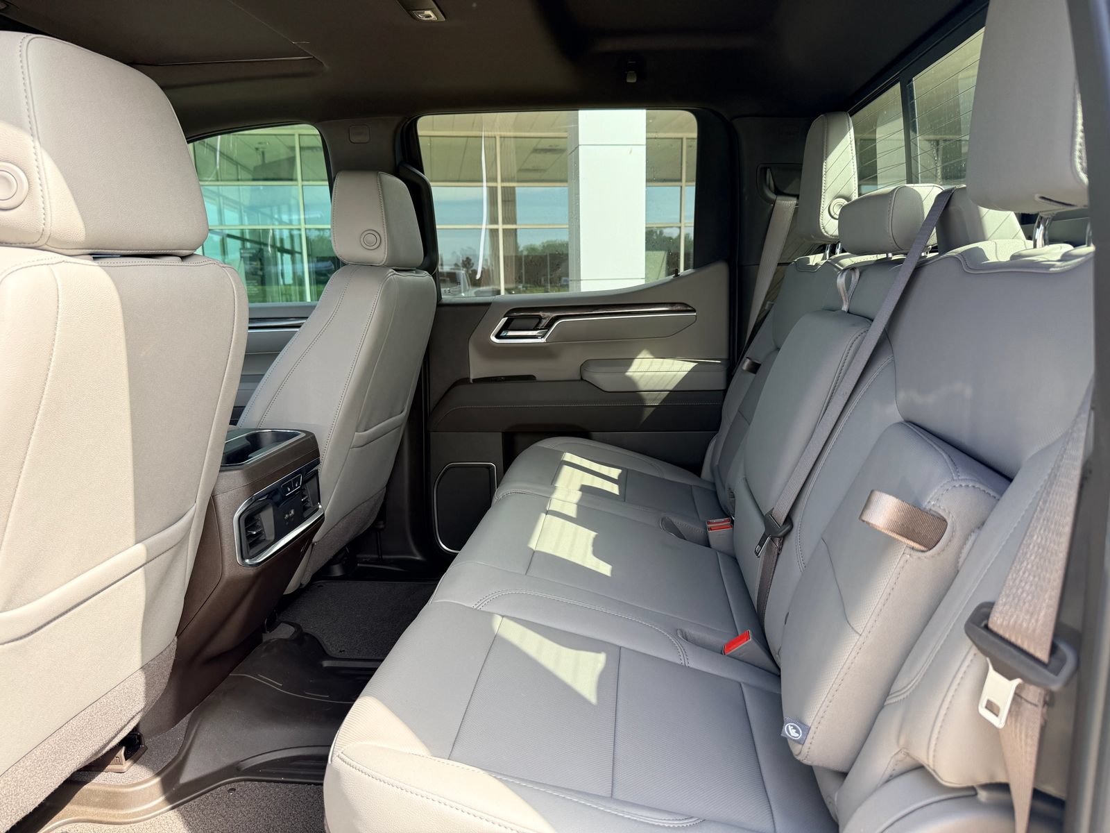 Used 2025 Chevrolet Silverado 1500 LTZ AWD/4WD image 15