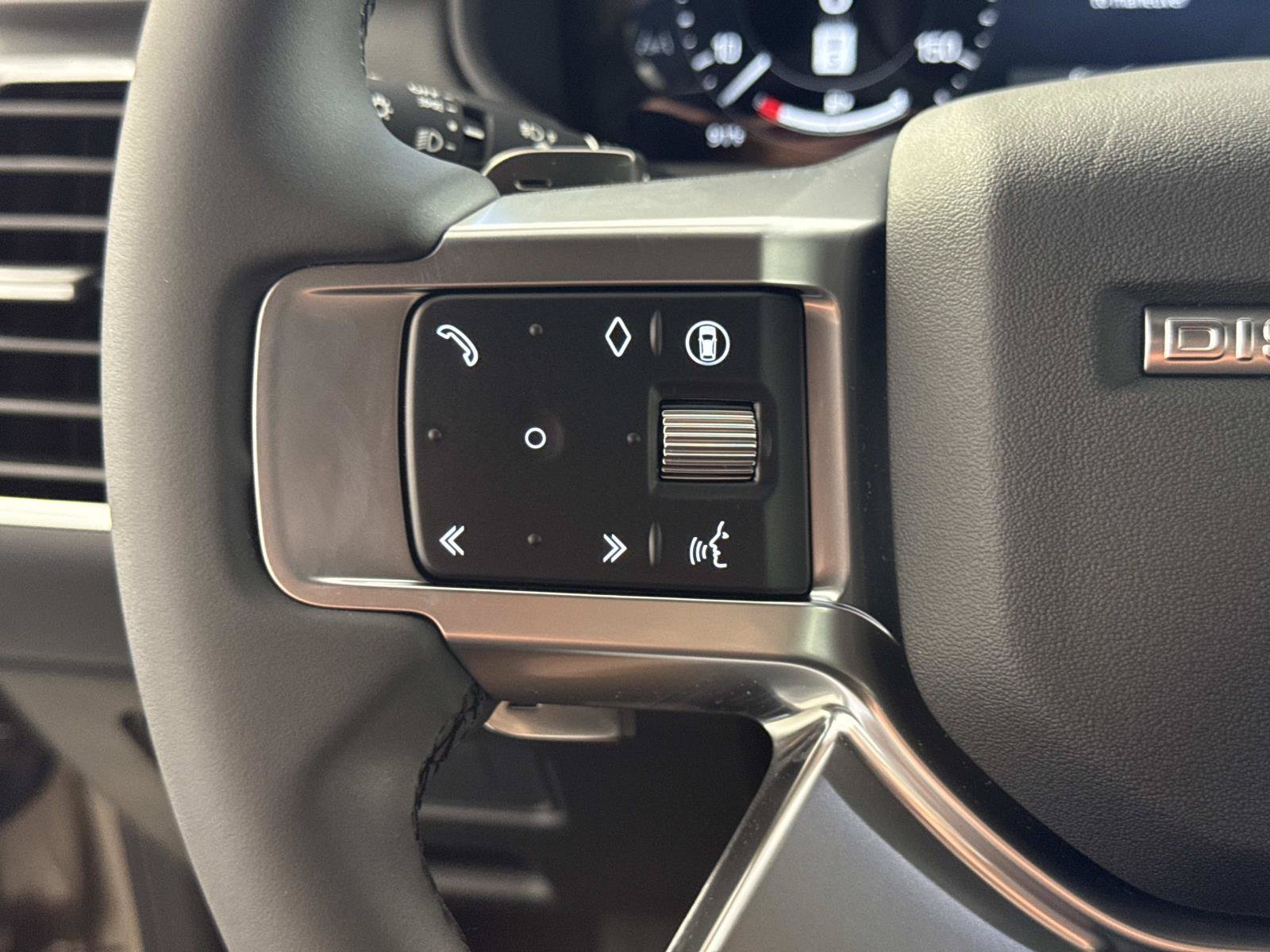 New 2026 Land Rover Discovery Dynamic SE AWD/4WD image 33