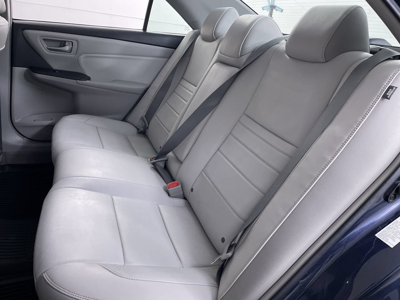 Used 2017 Toyota Camry XLE w/ Moonroof Package FWD image 22