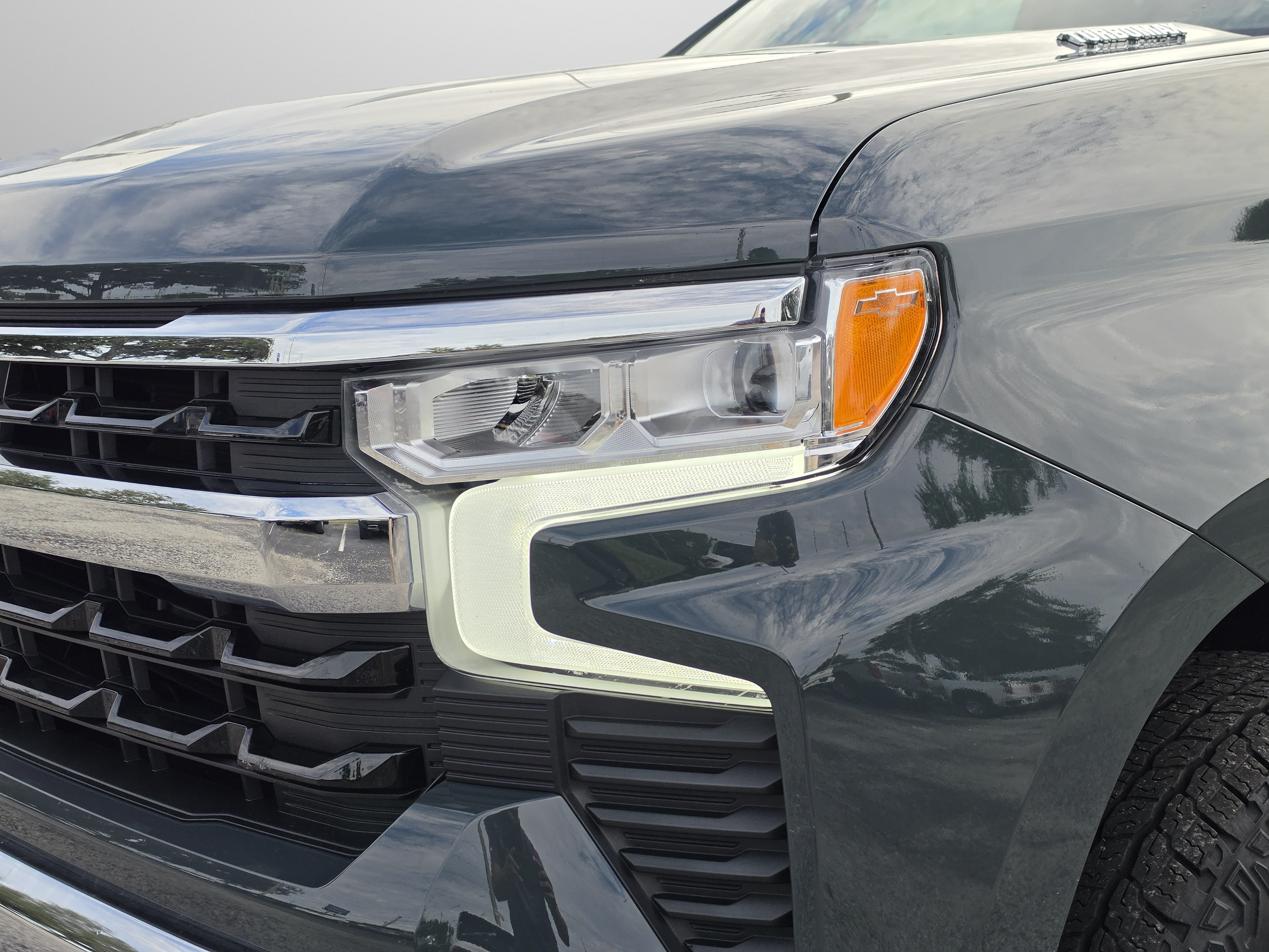Used 2025 Chevrolet Silverado 1500 LT w/ Convenience Package II AWD/4WD image 13