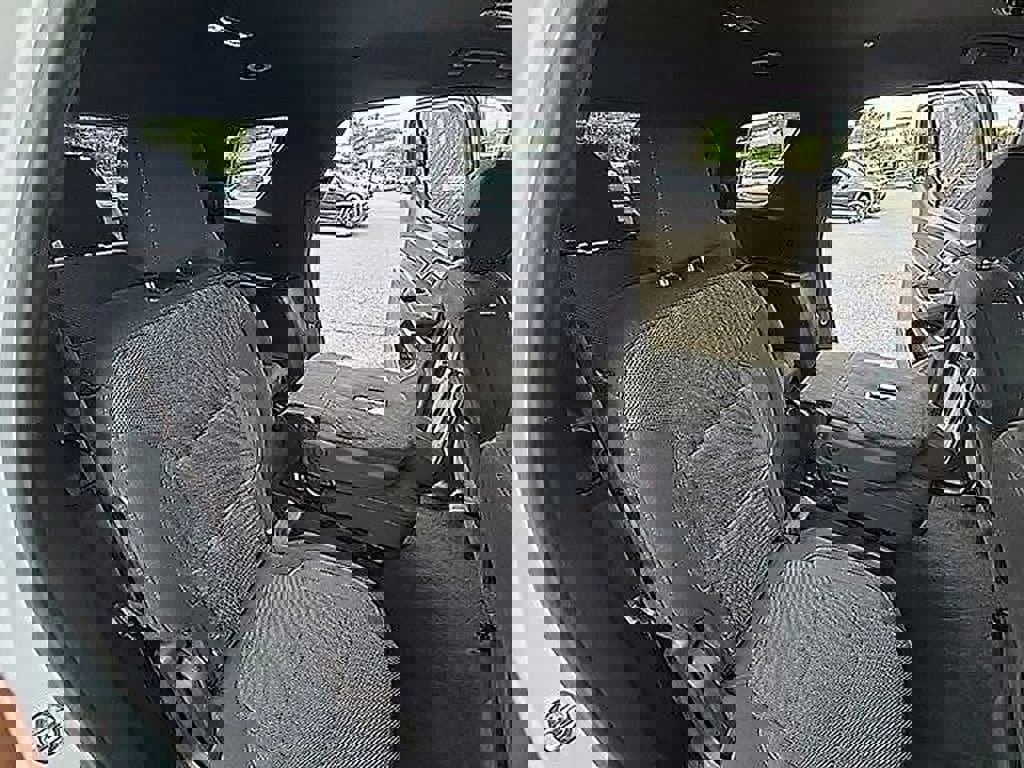 Used 2023 Chevrolet Traverse LT image 43