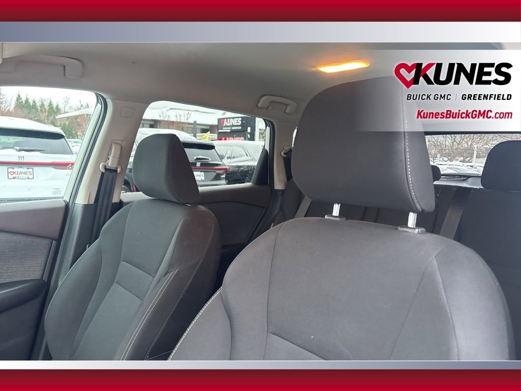 Used 2023 Nissan Rogue S image 18