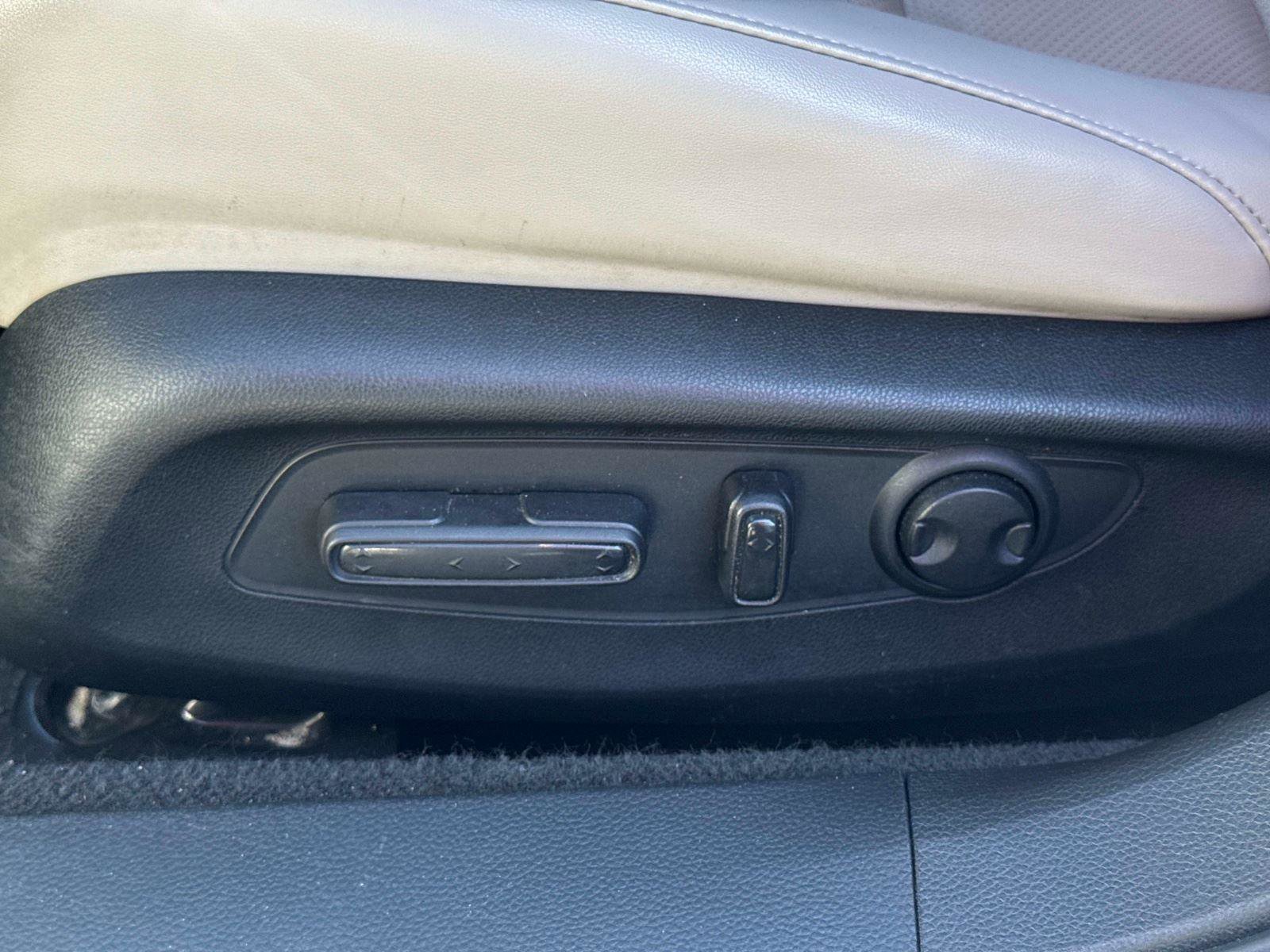 Used 2023 Honda Accord EX-L image 18