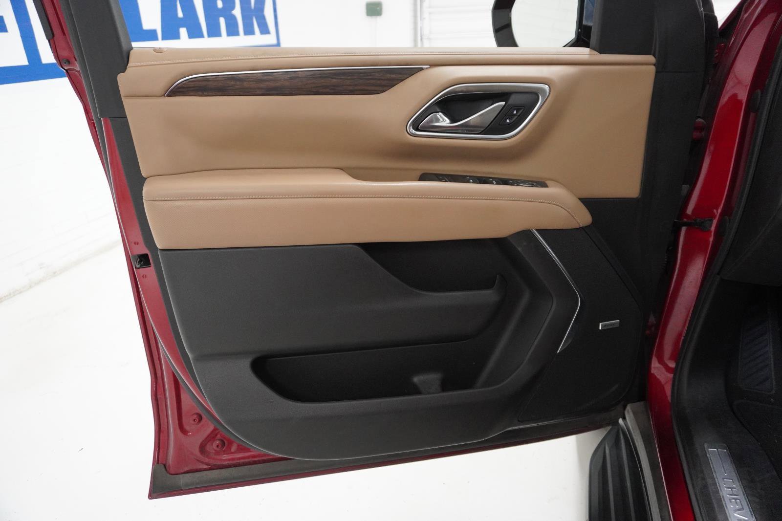 Used 2021 Chevrolet Suburban Premier w/ Premium Package image 14