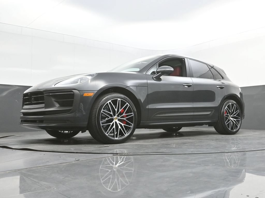 Certified 2024 Porsche Macan GTS AWD/4WD image 29
