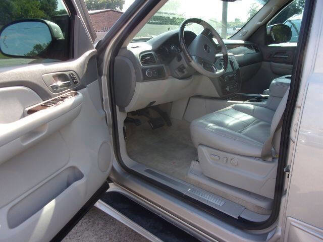 Used 2007 GMC Yukon SLT w/ SLT Preferred Equipment Group image 10