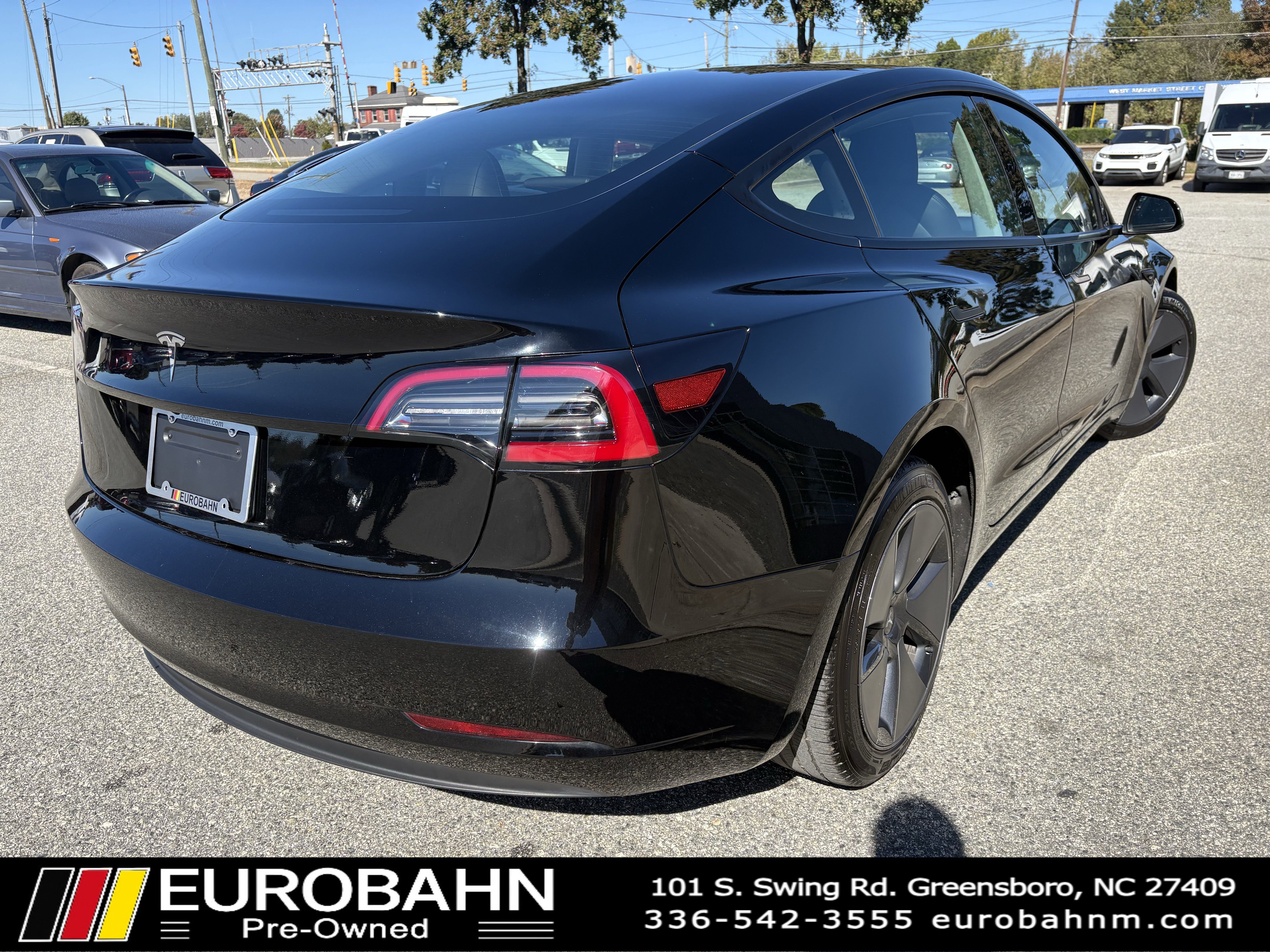 Used 2023 Tesla Model 3 Standard Range image 3