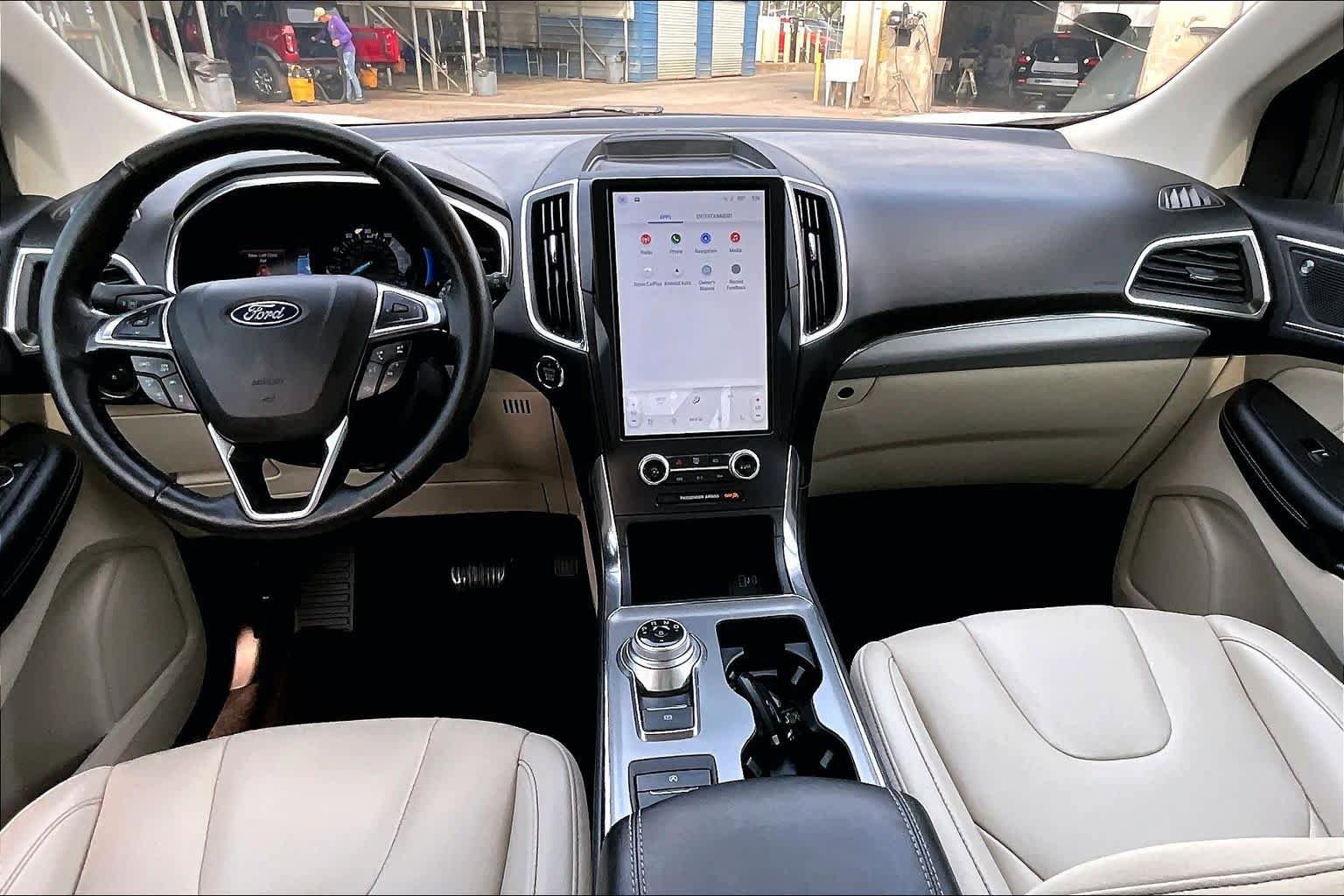 Used 2021 Ford Edge Titanium FWD image 16