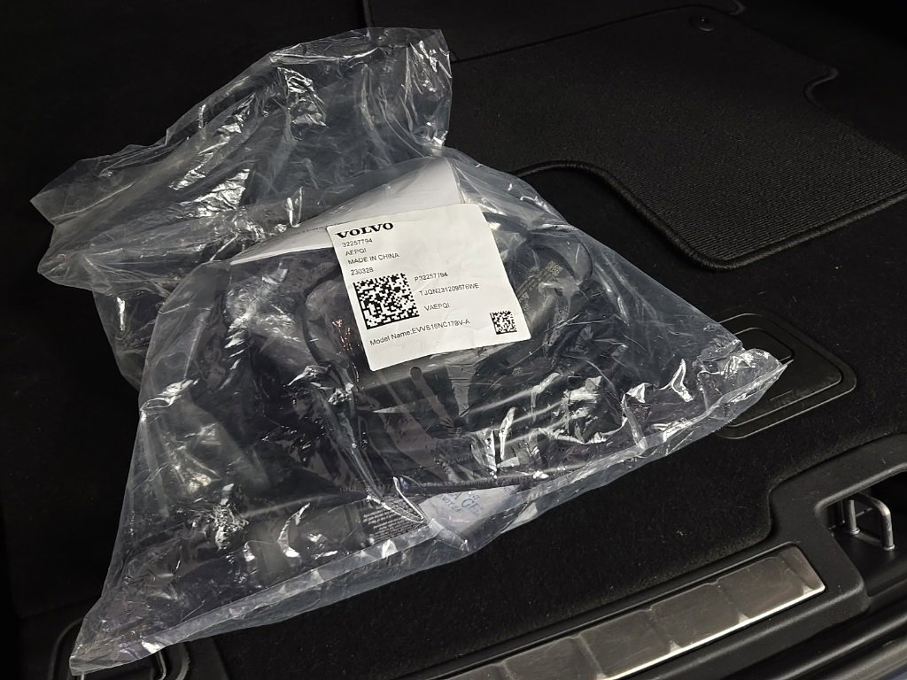 Certified 2024 Volvo XC60 T8 Ultimate image 13