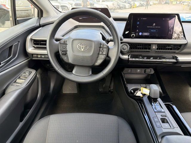 Used 2025 Toyota Prius LE image 21