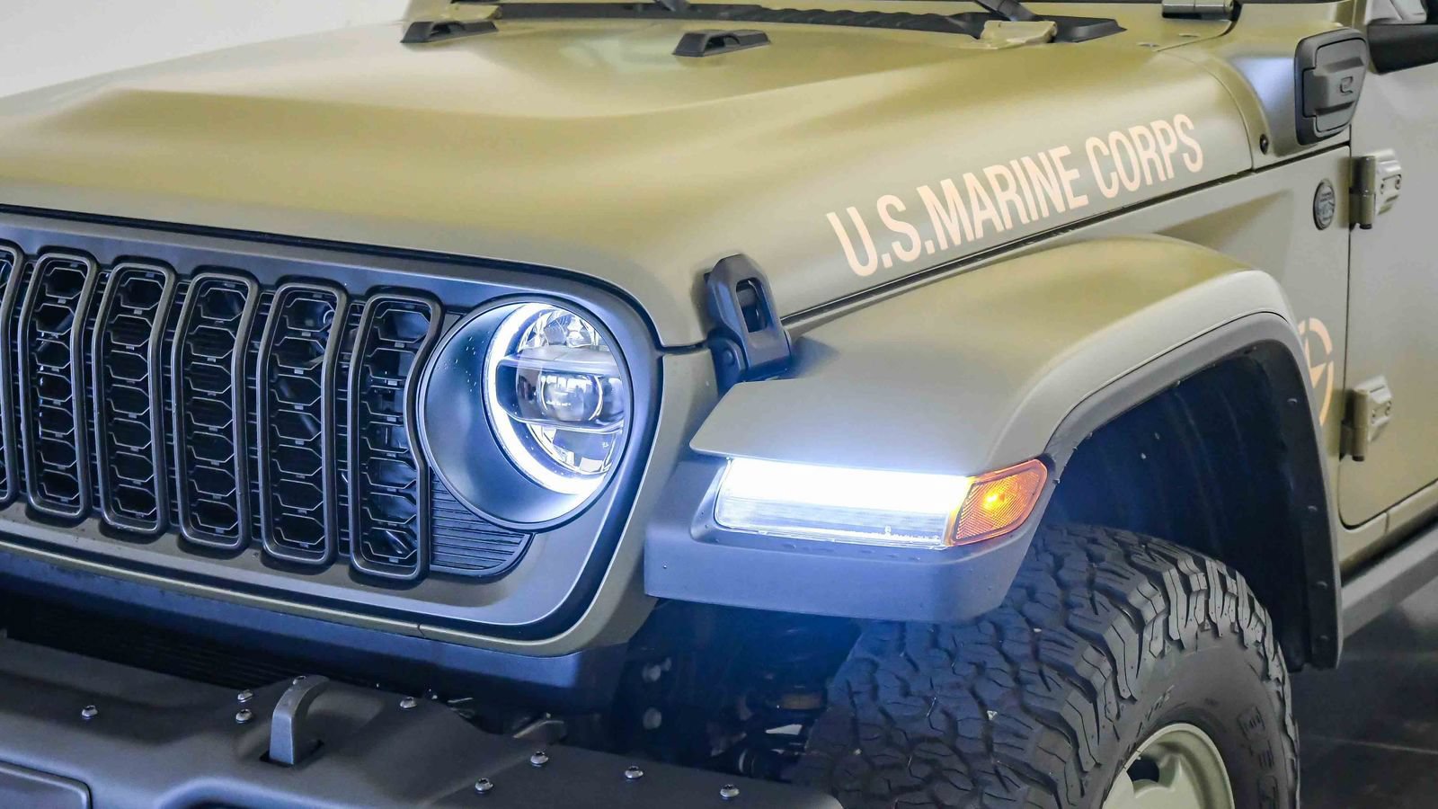 Used 2025 Jeep Wrangler Unlimited Sport S 4xe AWD/4WD image 9