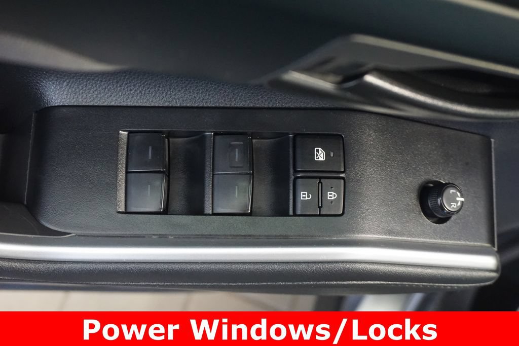 Certified 2024 Toyota Highlander LE FWD image 6