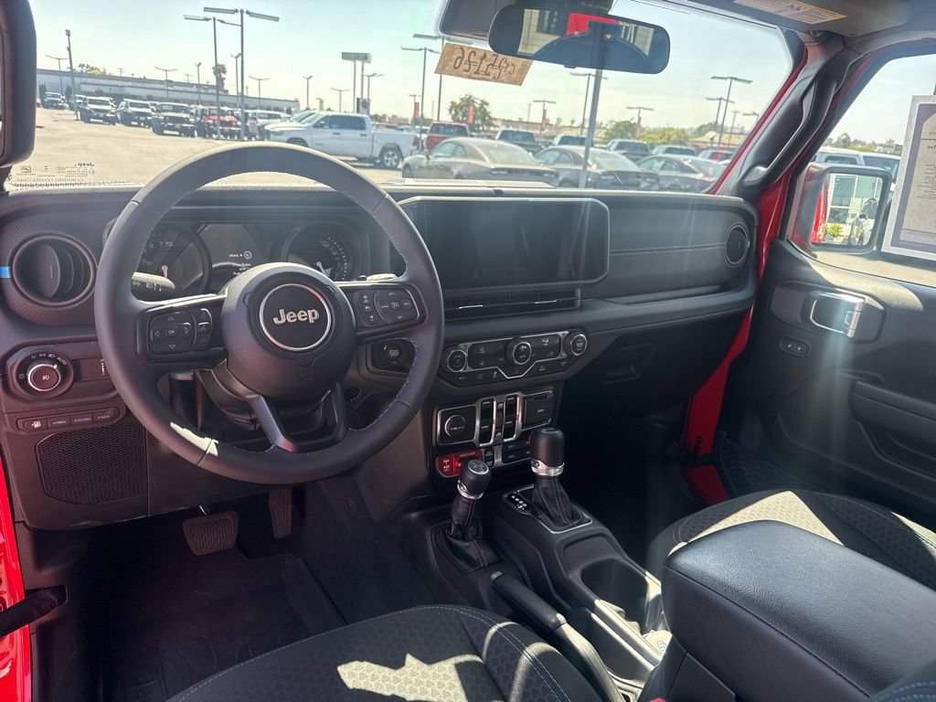 Used 2024 Jeep Wrangler Unlimited Rubicon 4xe AWD/4WD image 17