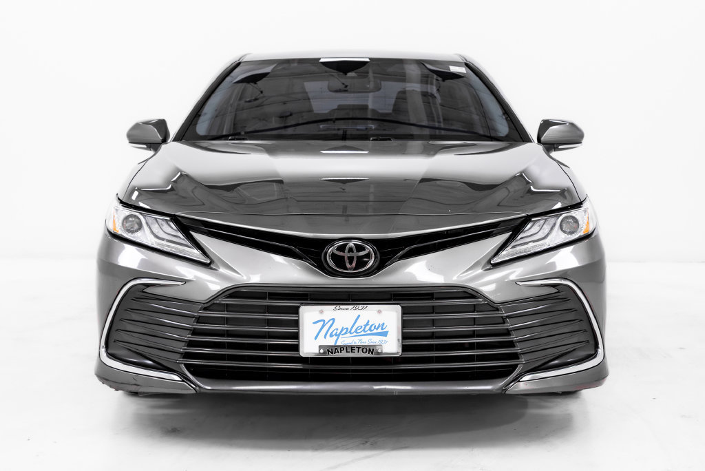 Used 2023 Toyota Camry XLE FWD image 4