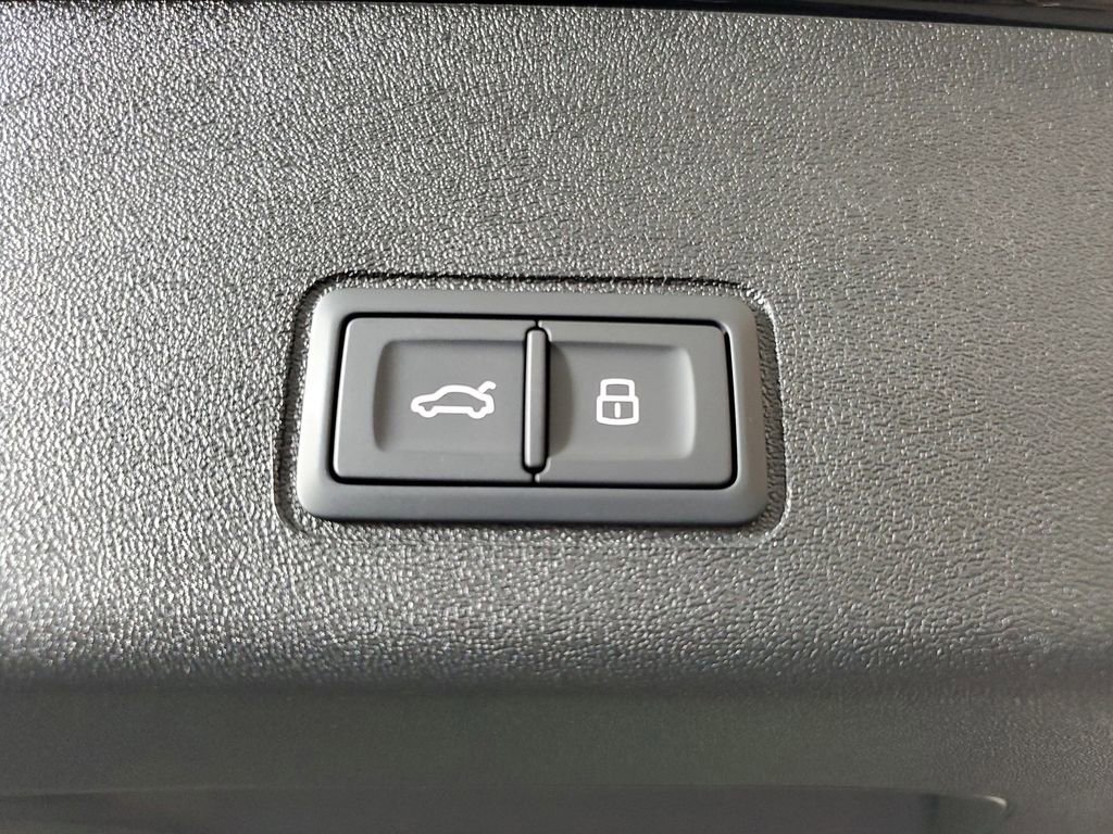 New 2026 Audi Q3 quattro 2.0T AWD/4WD image 10