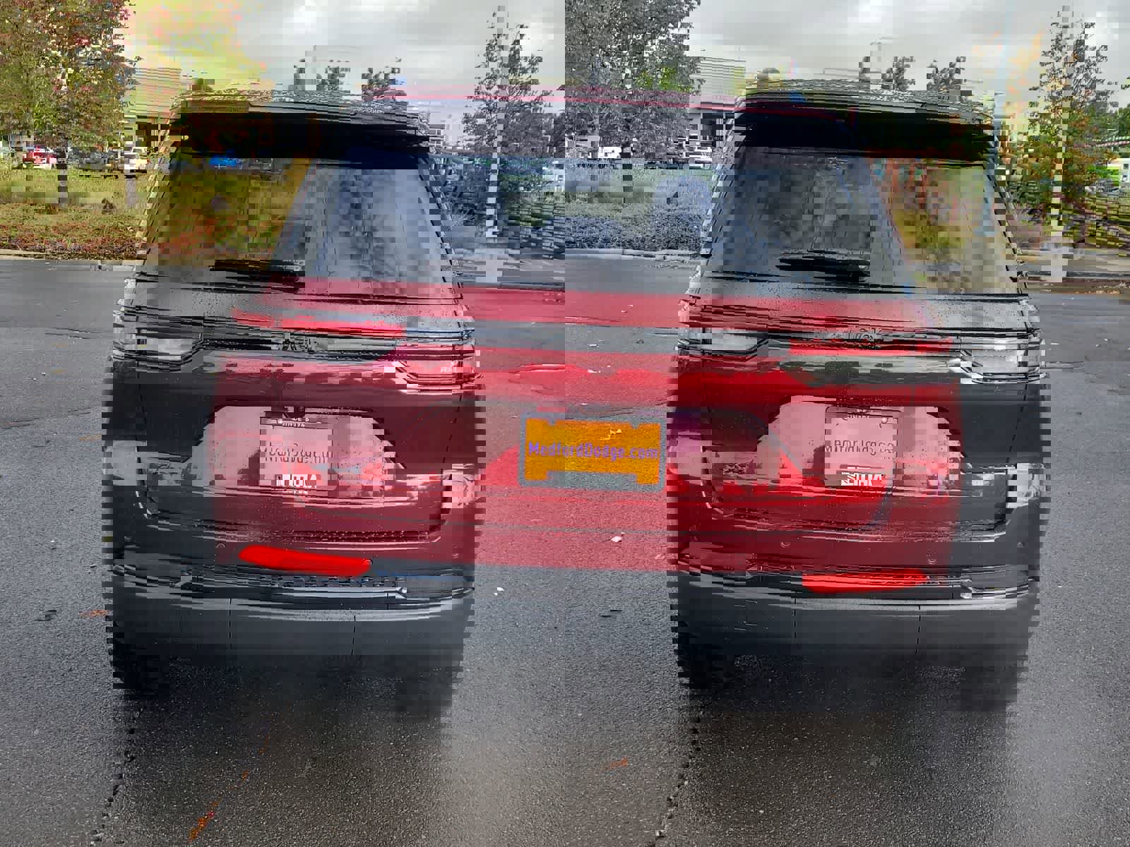 New 2025 Jeep Grand Cherokee Altitude w/ Trailer Tow Package image 13