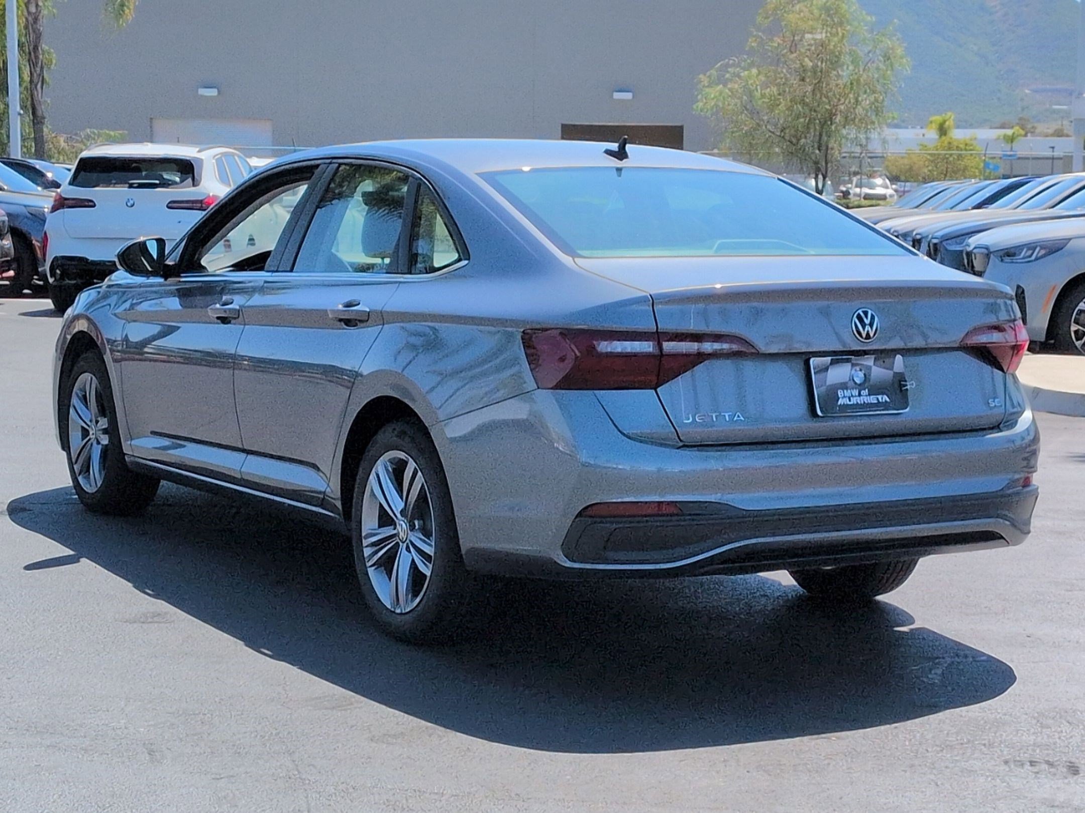 Used 2023 Volkswagen Jetta SE FWD image 8