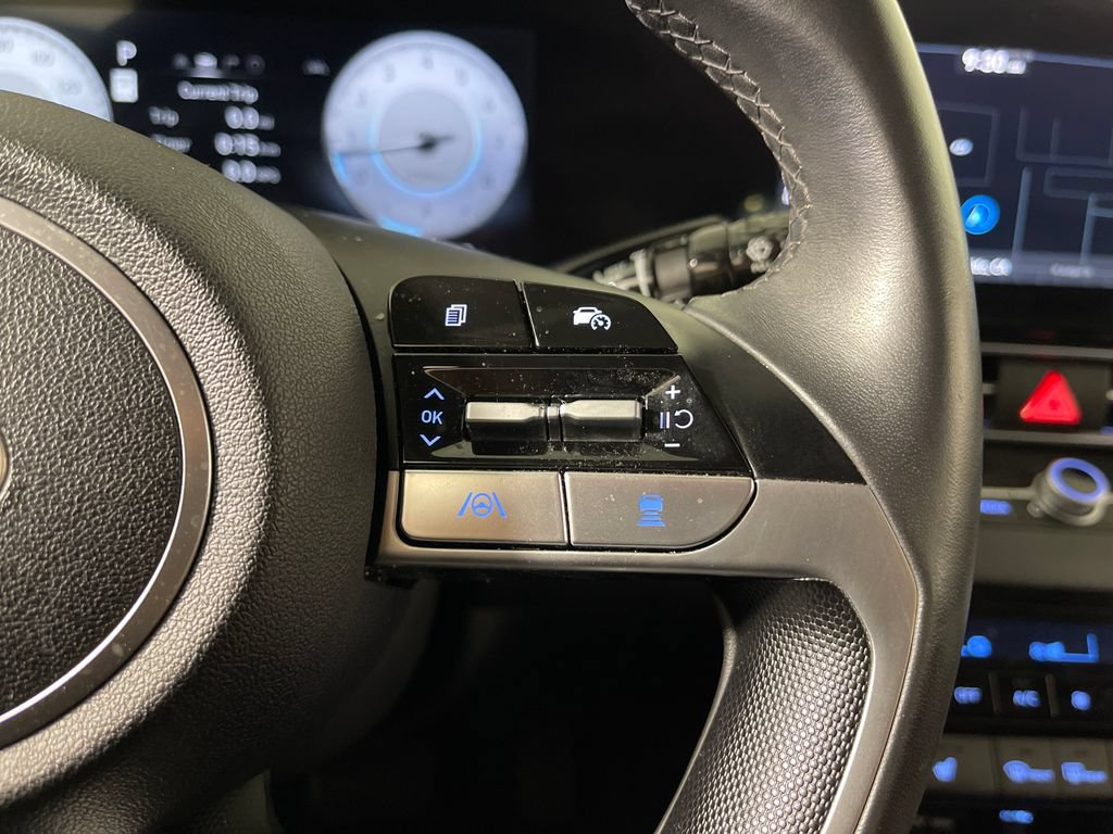 Certified 2025 Hyundai Elantra SEL FWD image 30