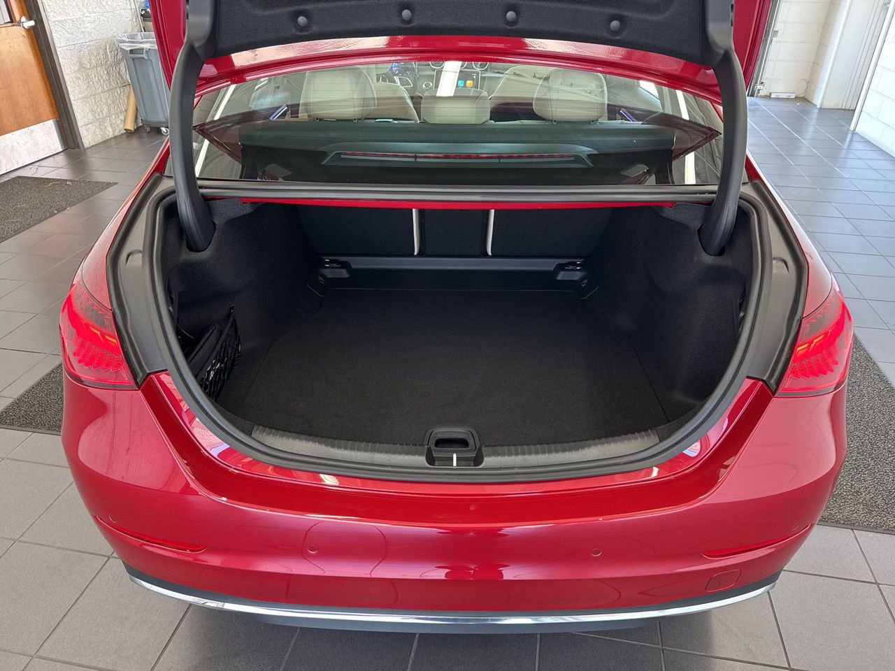 Used 2025 Mercedes-Benz C 300 Sedan image 9