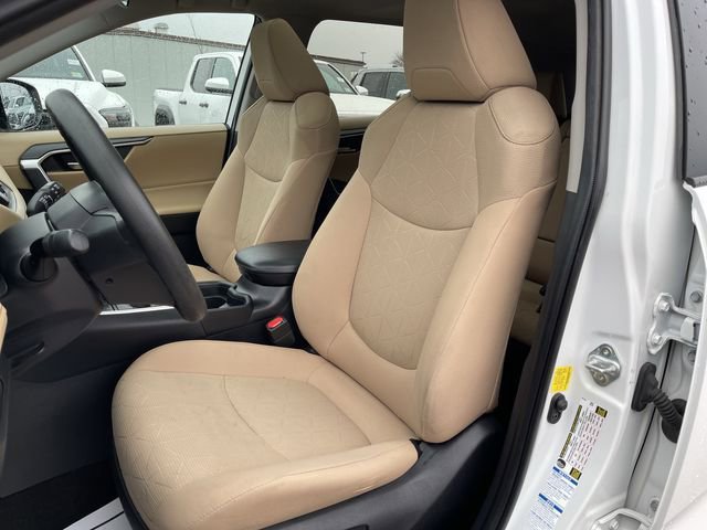 Certified 2021 Toyota RAV4 XLE w/ Convenience Package AWD/4WD image 14