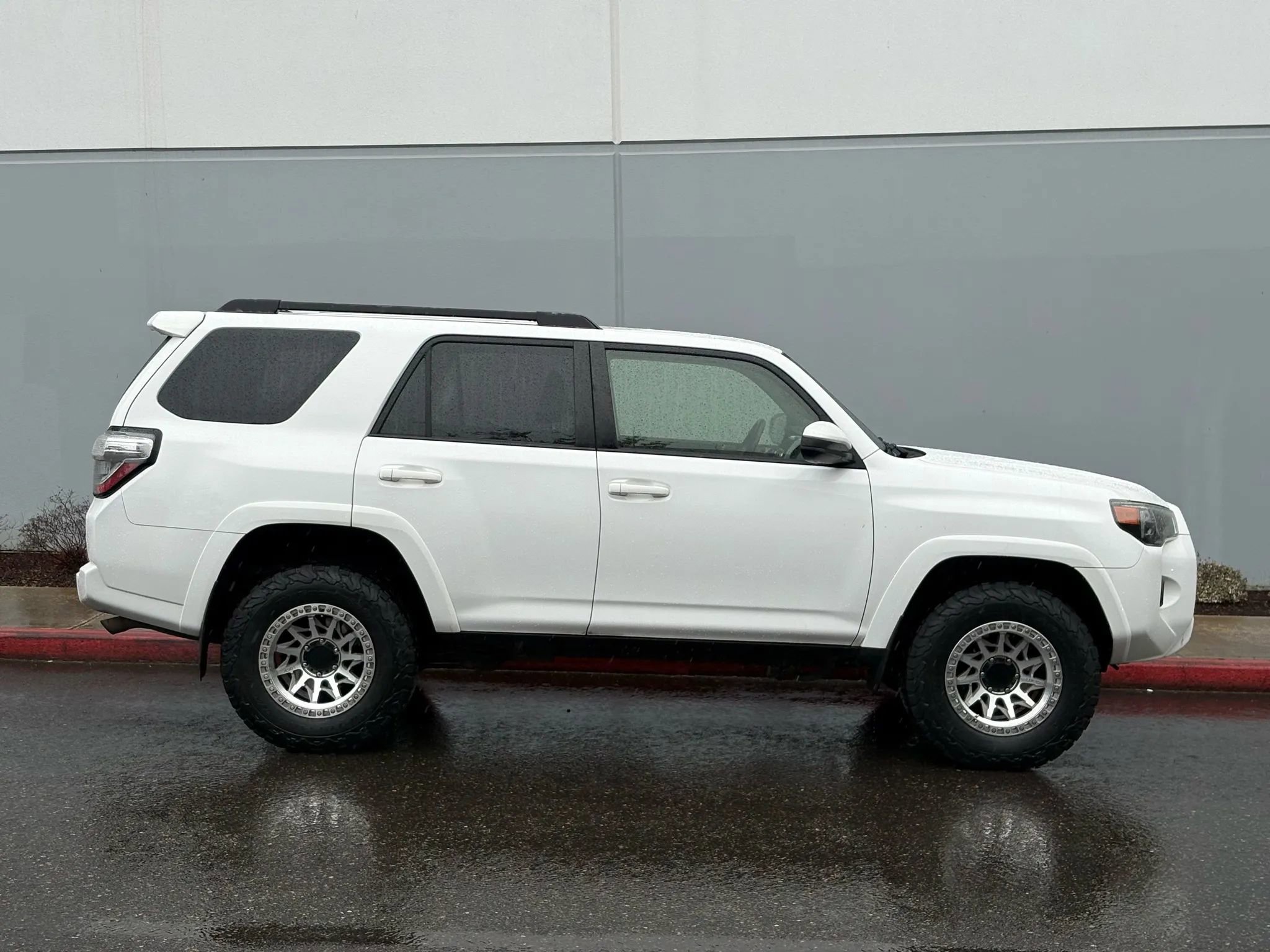 Used 2015 Toyota 4Runner SR5 image 7