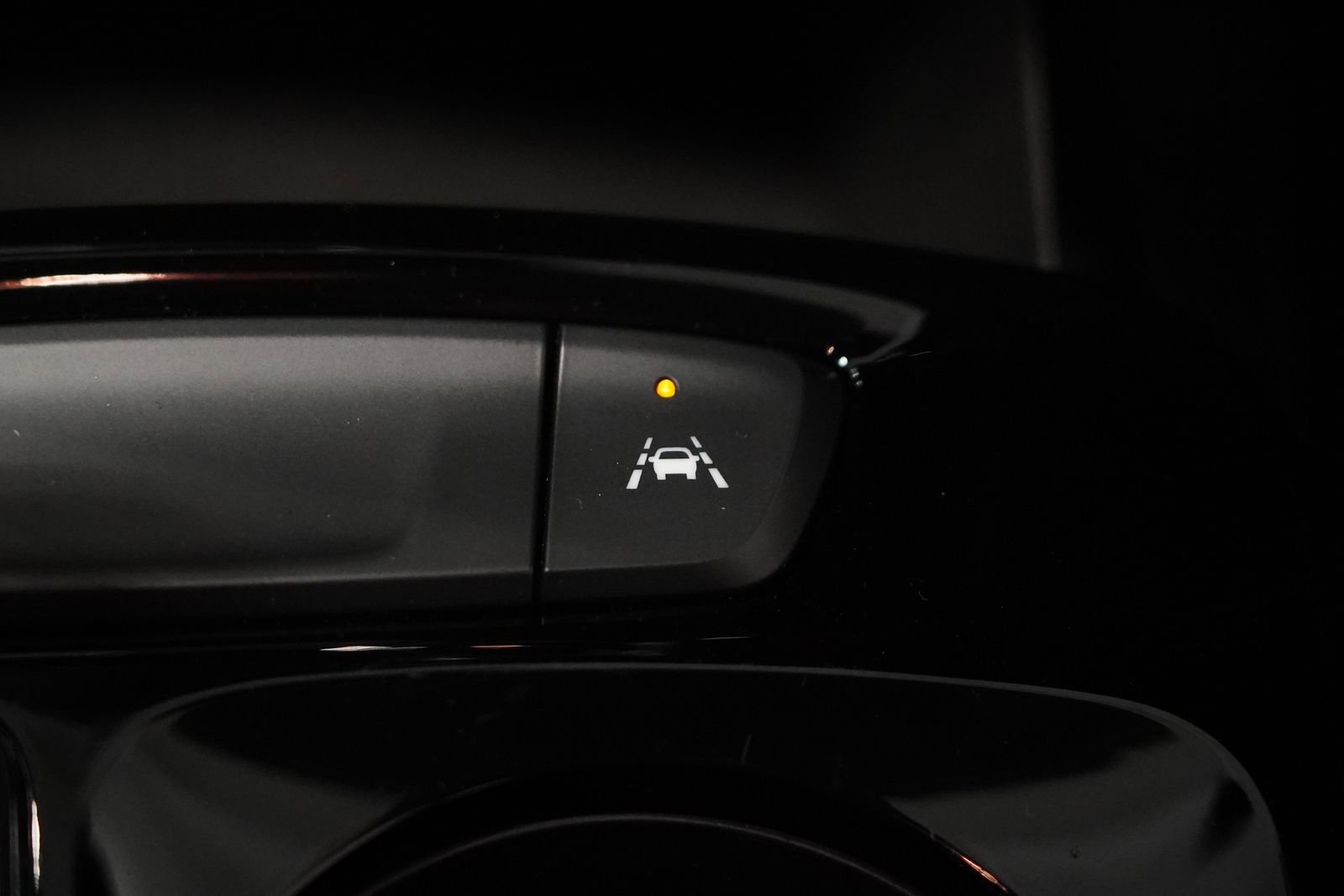 Used 2025 Chevrolet Trax ACTIV w/ Driver Confidence Package image 26