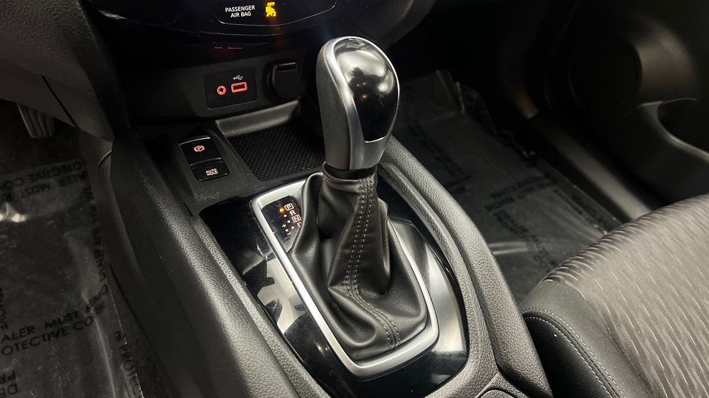 Certified 2019 Nissan Rogue SV w/ Premium Package image 12