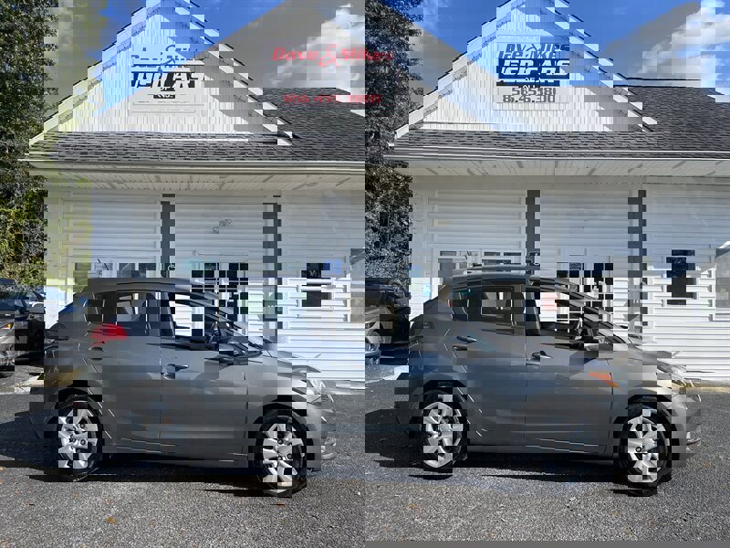 Used 2016 Kia Forte LX image 9