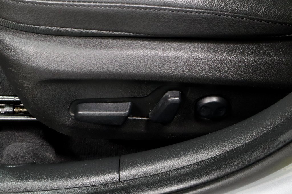 Used 2020 Hyundai Elantra Limited w/ Cargo Package (C1) image 24