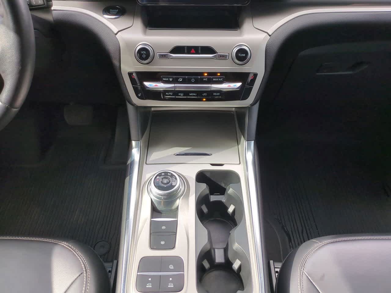 Used 2023 Ford Explorer XLT w/ Equipment Group 202A RWD image 19