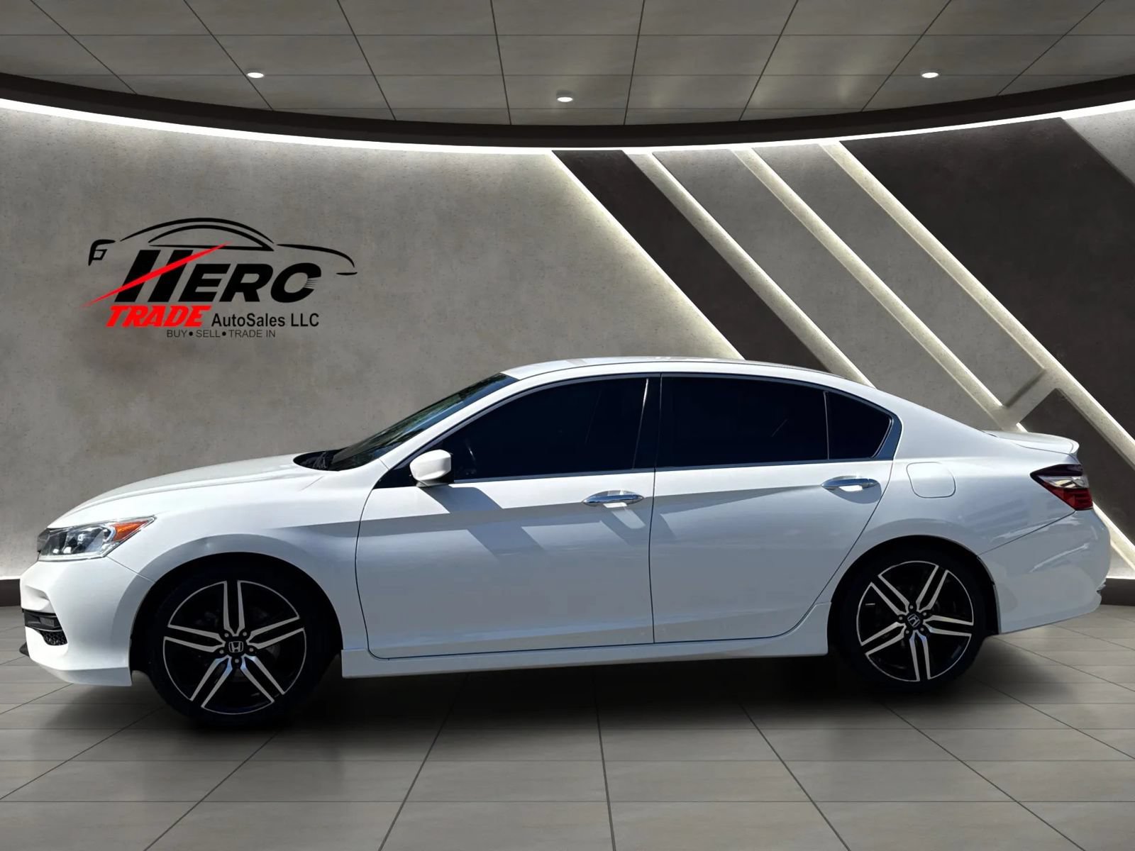 Used 2017 Honda Accord Sport image 11